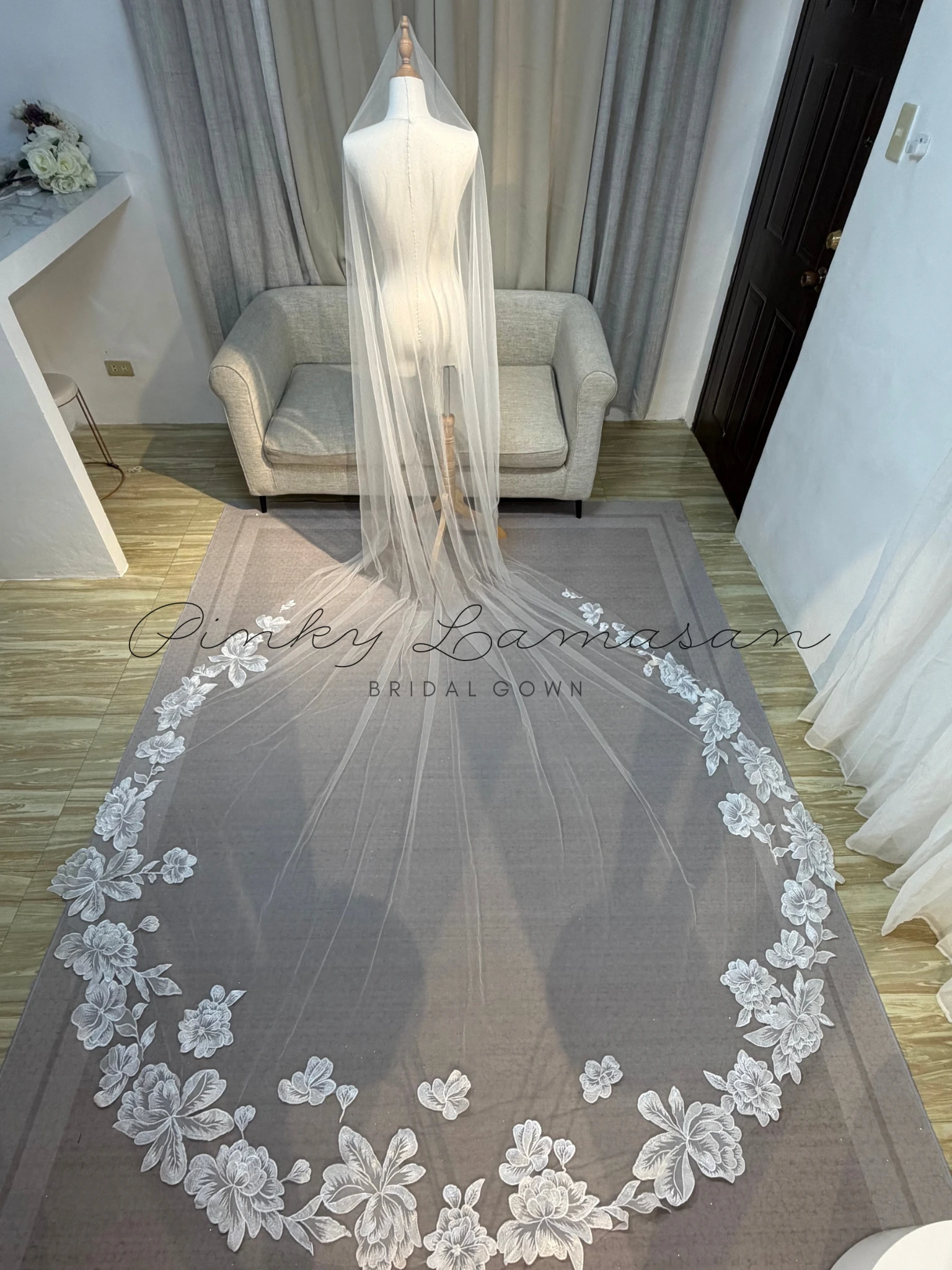 Paloma Flower Veil from Veils